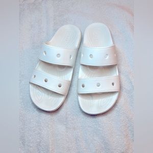 Croc slides